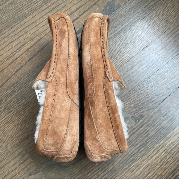 UGG Men's Ascot Slipper chestnut suede and sheep wool lined slip ons - Picture 6 of 12